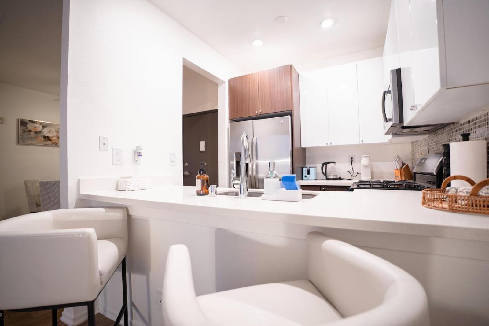Universal Vibes 1 Bed With Free Parking In Appartement *